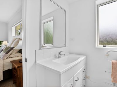 1014 South Head Road, South Head, Helensville