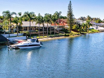 28 Bight Court, Mermaid Waters