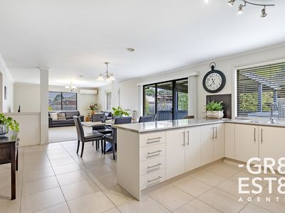 21 Ferndown Drive, Cranbourne
