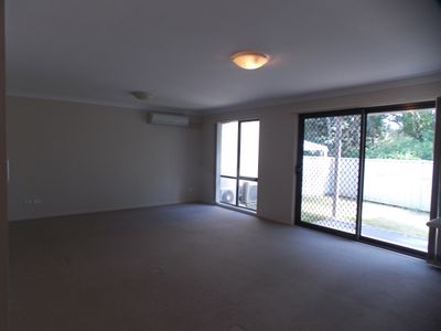2 / 5 Prings Road, Niagara Park