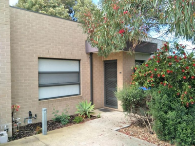 10/25 Deutgam Street, Werribee