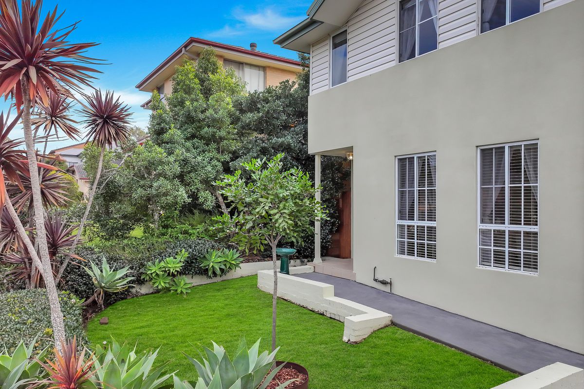 1 / 8 Anzac Avenue, Wyong