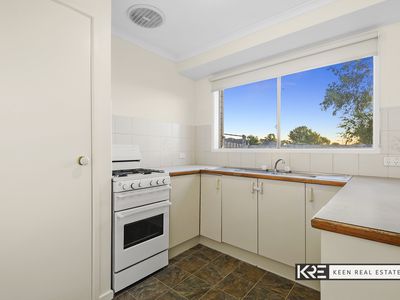 2 Comte Close, Cranbourne West