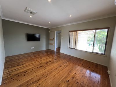 8 Ronald Street, Dubbo