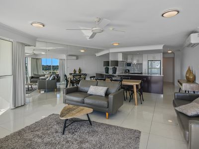 10TH FLOOR / 2 19th Avenue, Palm Beach