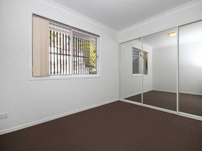 2 / 50 Macdonnell Street, Toowong