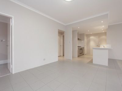 2 / 58 Central Avenue, Redcliffe
