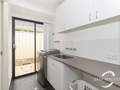 2 Alvarez Parkway, Tapping