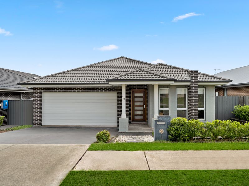 19 Thorpe Circuit, Oran Park