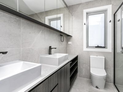 4 / 7 Garnet Street, Essendon West