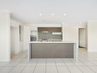 7 Caper White Court, Kallangur