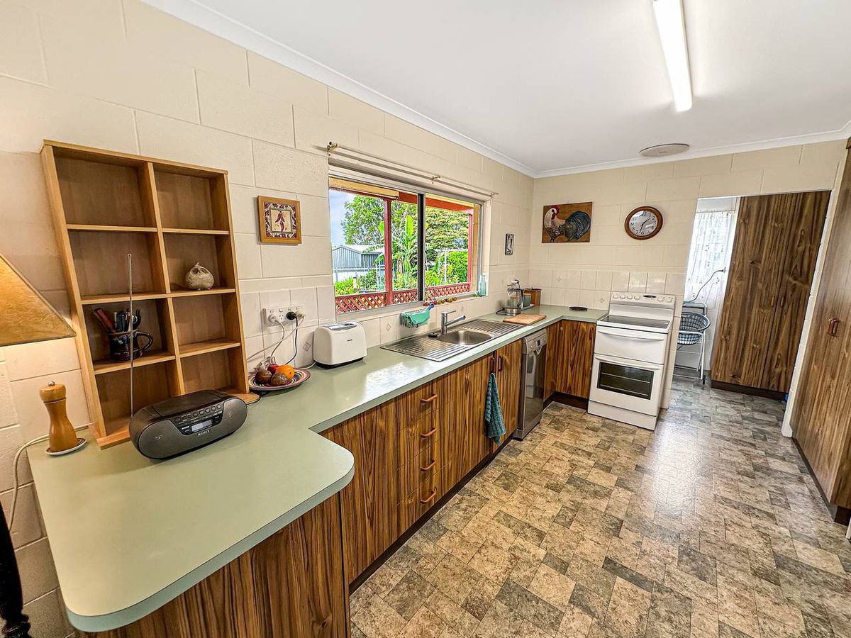 10 Azalea Street, Atherton