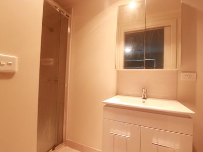 1 R4 / 108 Wellington road, Clayton