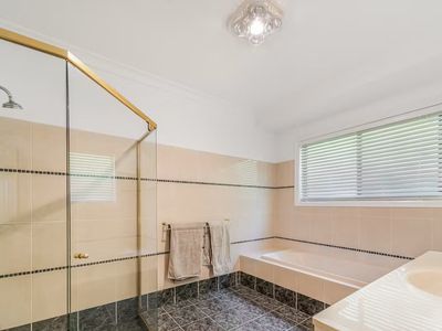 60 Saint Andrews Drive, Dubbo