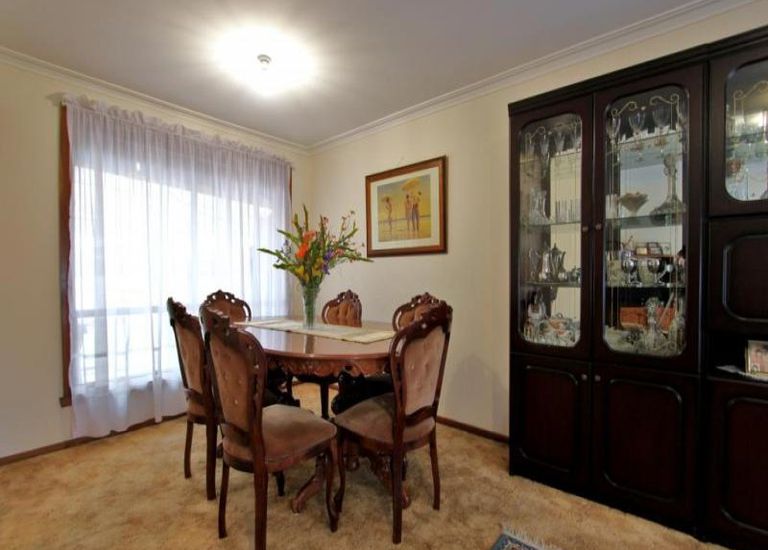 30 Sandalwood Drive, Oakleigh South