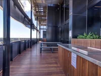 1702 / 551 Swanston Street, Carlton