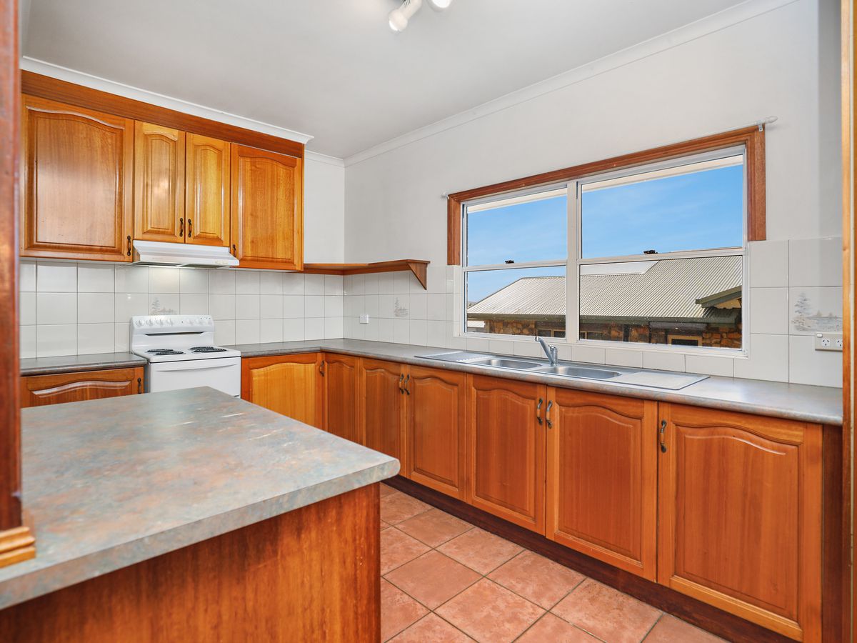 1 Antonia Close, Atherton