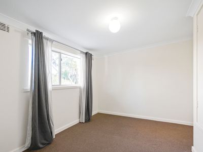 4/12 Edmund way, Calista