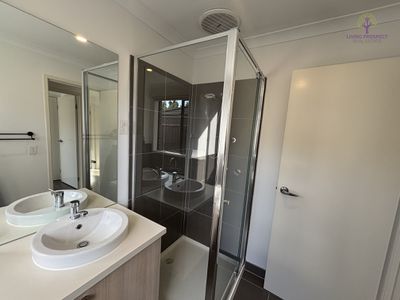 36 Solitude Crescent, Point Cook
