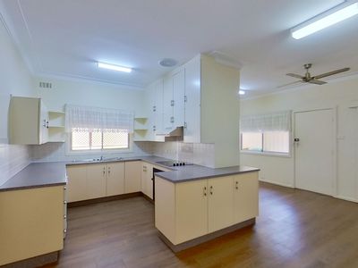 18 Laughton Street, Dubbo