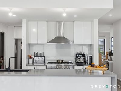 5 Meyer Crescent, Clyde North