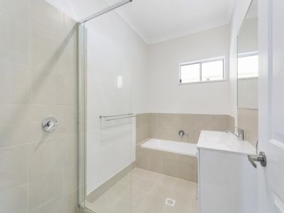 10 Stanley Street, North Booval