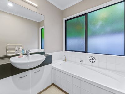 13 Samuels Lane, Albany