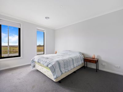 50 Goldfinch Road, Winter Valley