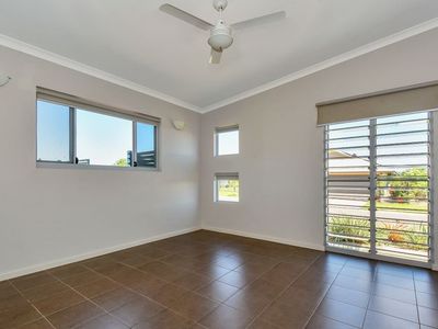 10 Tall Street, Johnston