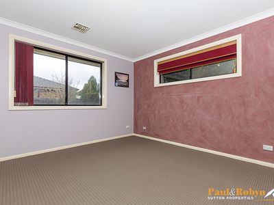 22 Dillwynia Crescent, Jerrabomberra