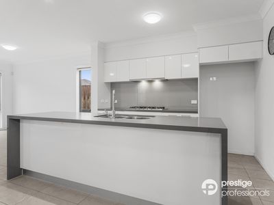 8 Mclachlan Place, Moorebank