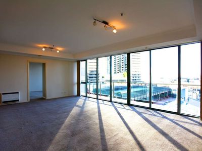 606 / 83 Queens Bridge Street, Southbank