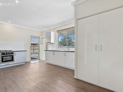 10 Senorita Parade, Urangan