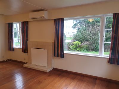 70 Broderick Road, Johnsonville