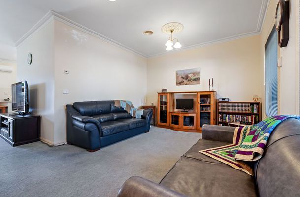 11 Klein cresent, Roxburgh Park