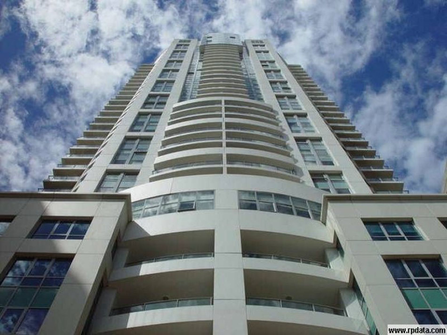 2105 / 77-81 Berry Street, North Sydney