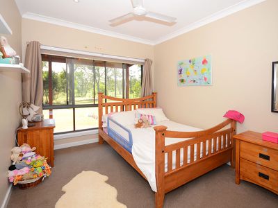 12 OAKES DRIVE, Burrum Heads