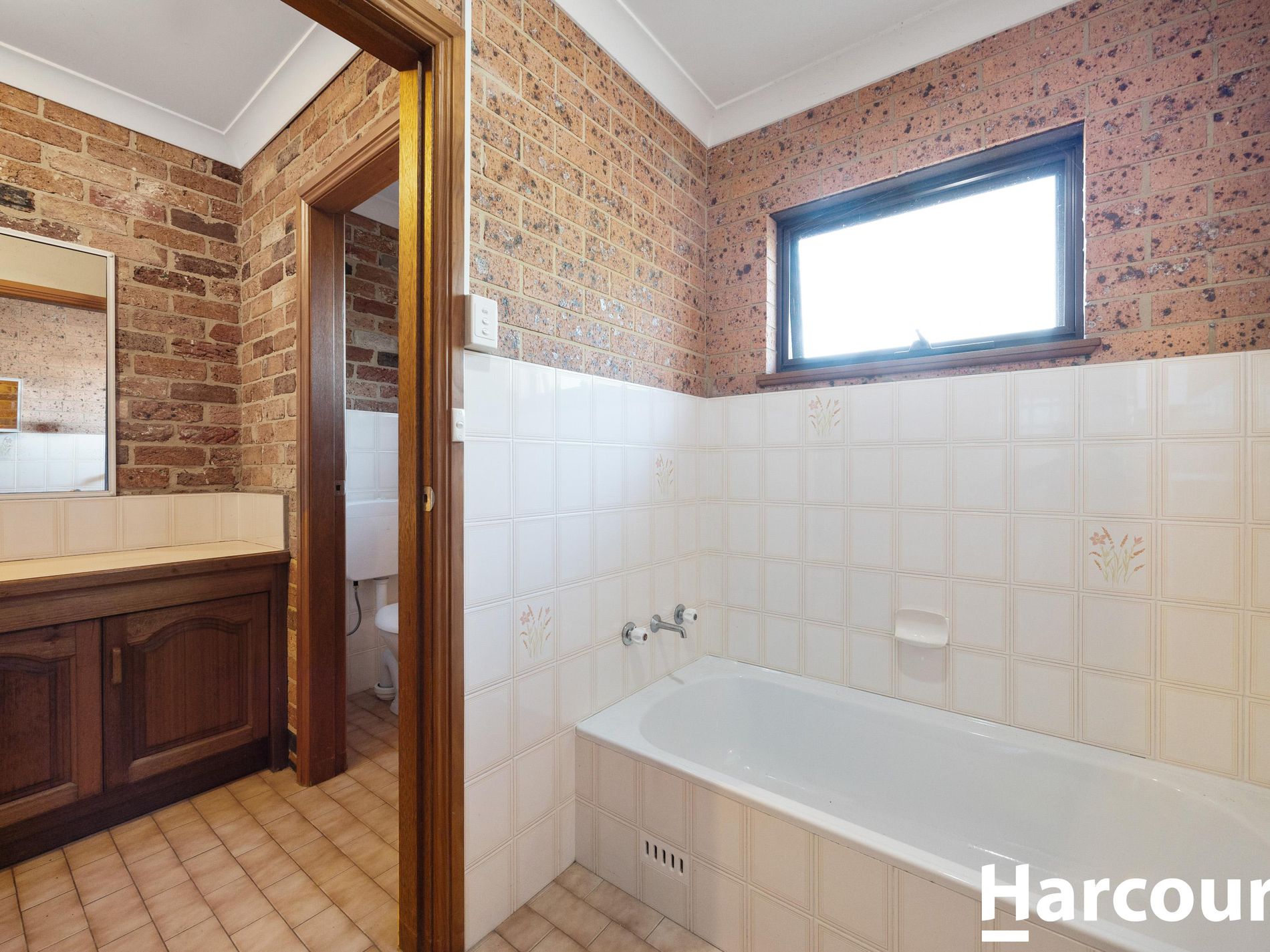 156 Princes Highway, Milton