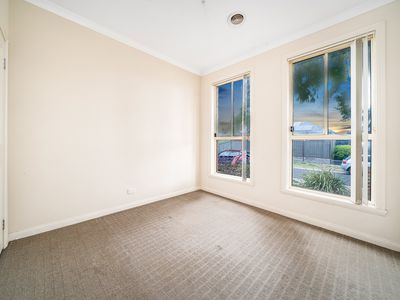 2/13 Bellinger Crescent, Wyndham Vale