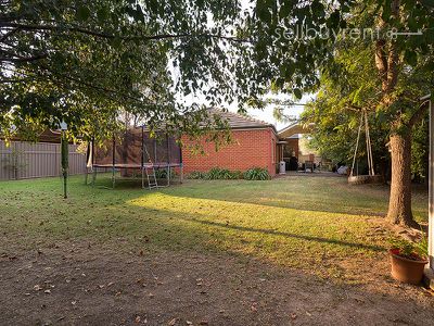 1 AVONDALE DRIVE, Wodonga