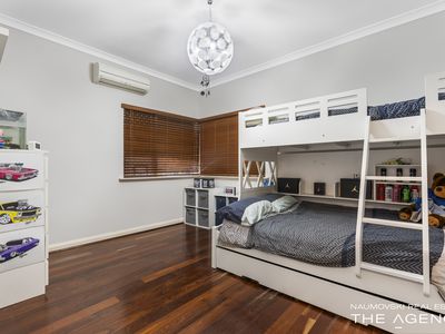 32 Lincoln Road, Morley