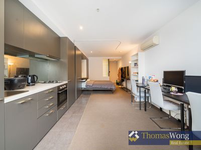705 / 32 Bray Street, South Yarra