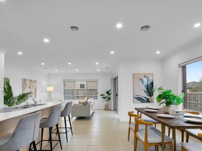 9 Hutchence Drive, Point Cook