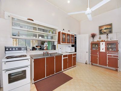 469 Middle Pocket Road, Middle Pocket