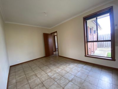 2 / 59 Duncans Road, Werribee