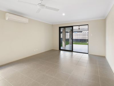 21 Belconnen Drive, Pimpama