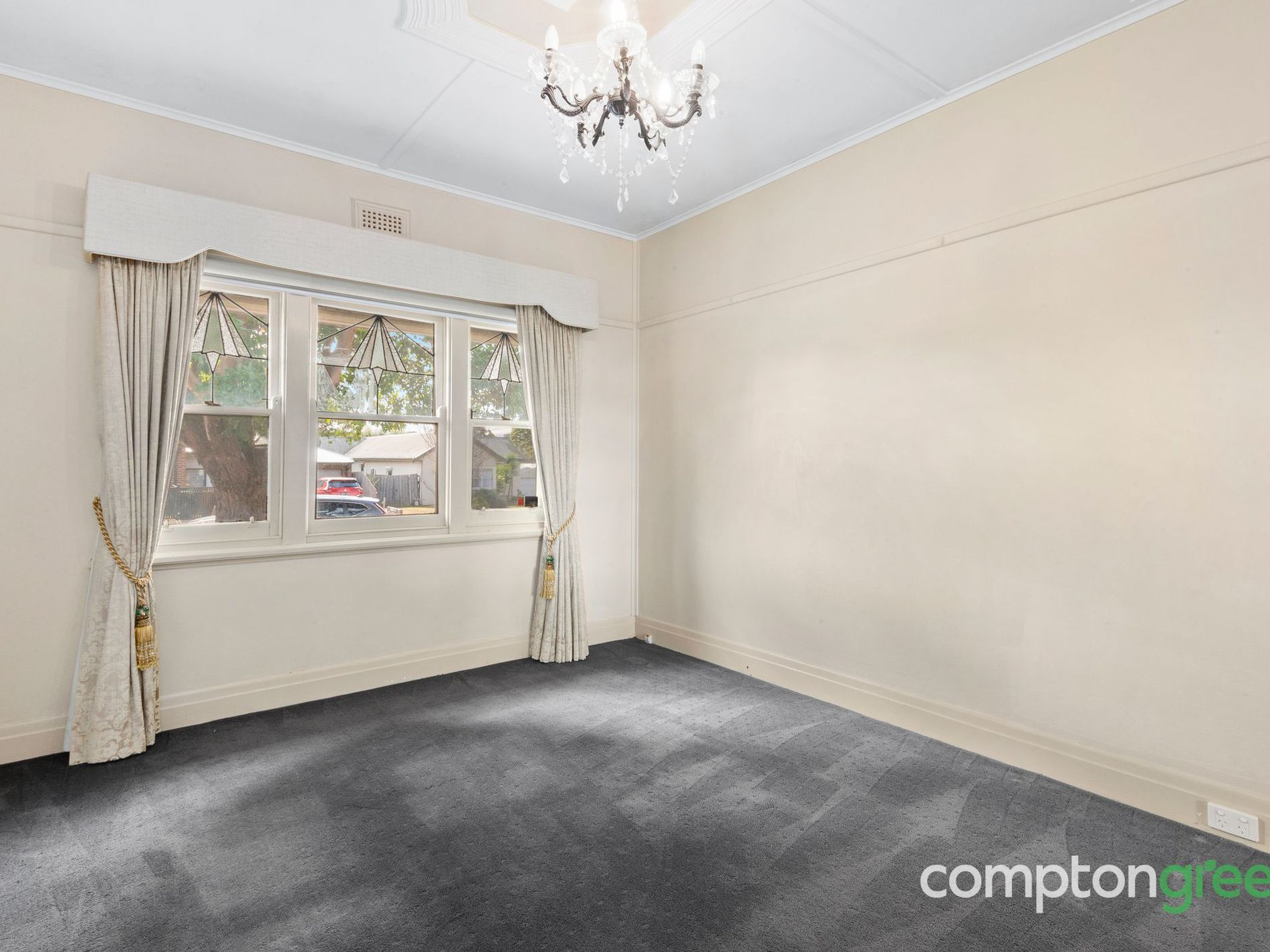 8 Logan Street, Hamlyn Heights