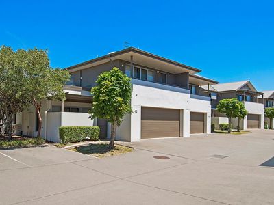 6/215 Benowa Road, Benowa