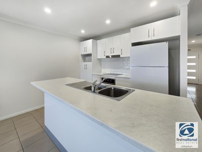 27 Turner Avenue, Atherton