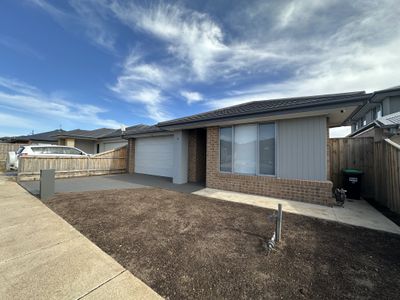 12 Milsom Avenue, Fraser Rise